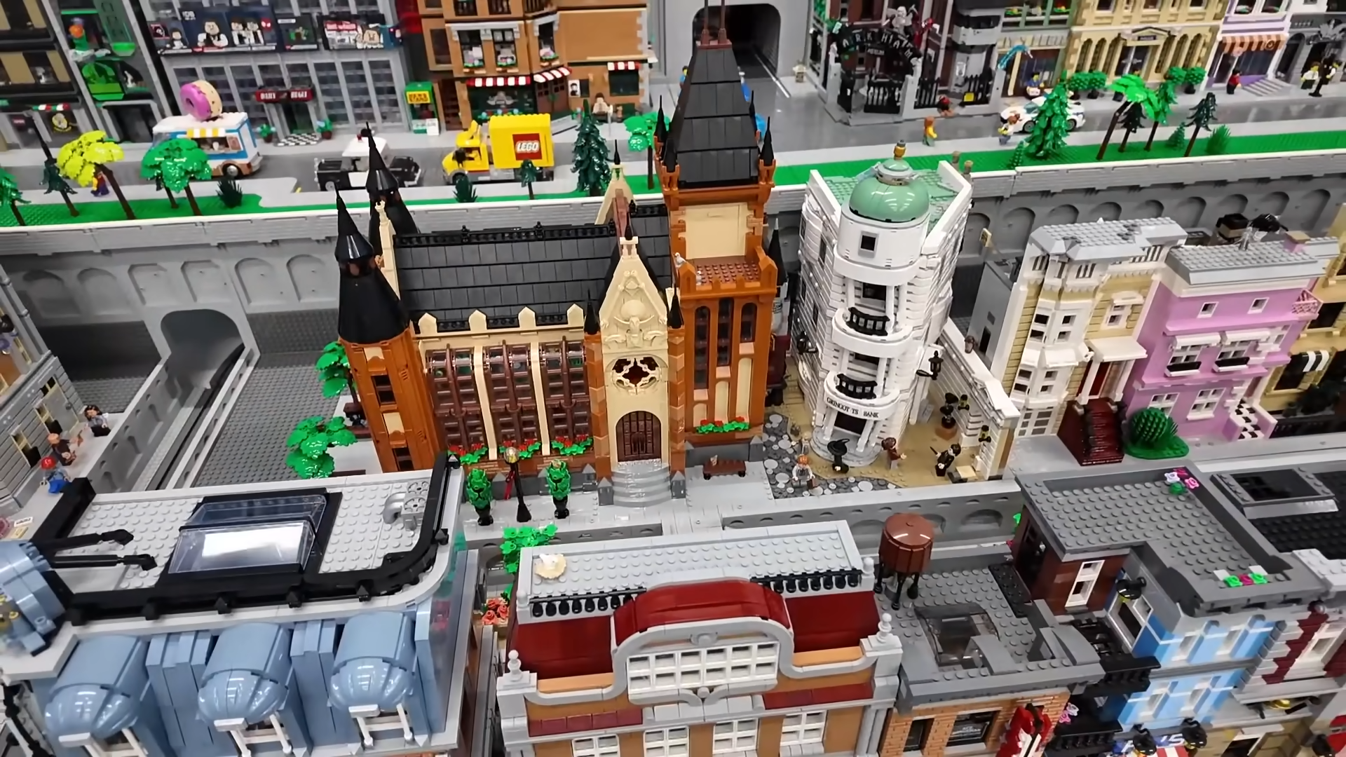 Detalii noi despre University of Science: Cum se integrează gigantul BrickLink în orașele LEGO