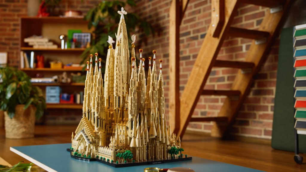 LEGO lansează Sagrada Família: Cel mai mare set din toate timpurile depășește pragul de 12.000 de piese