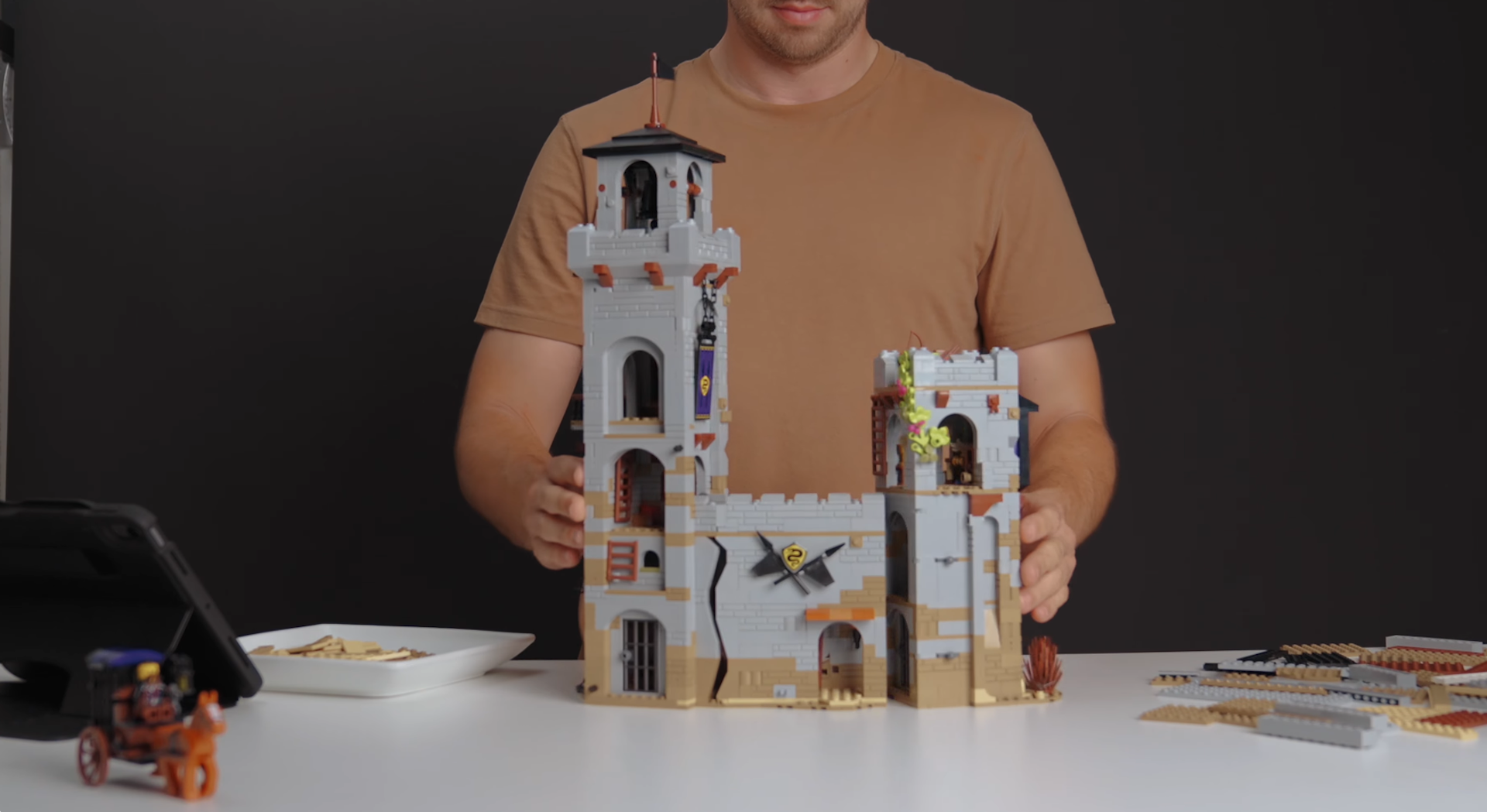 Detalii noi despre Dustmark Keep: O fortăreață impresionantă din BrickLink Designer Program Series 8