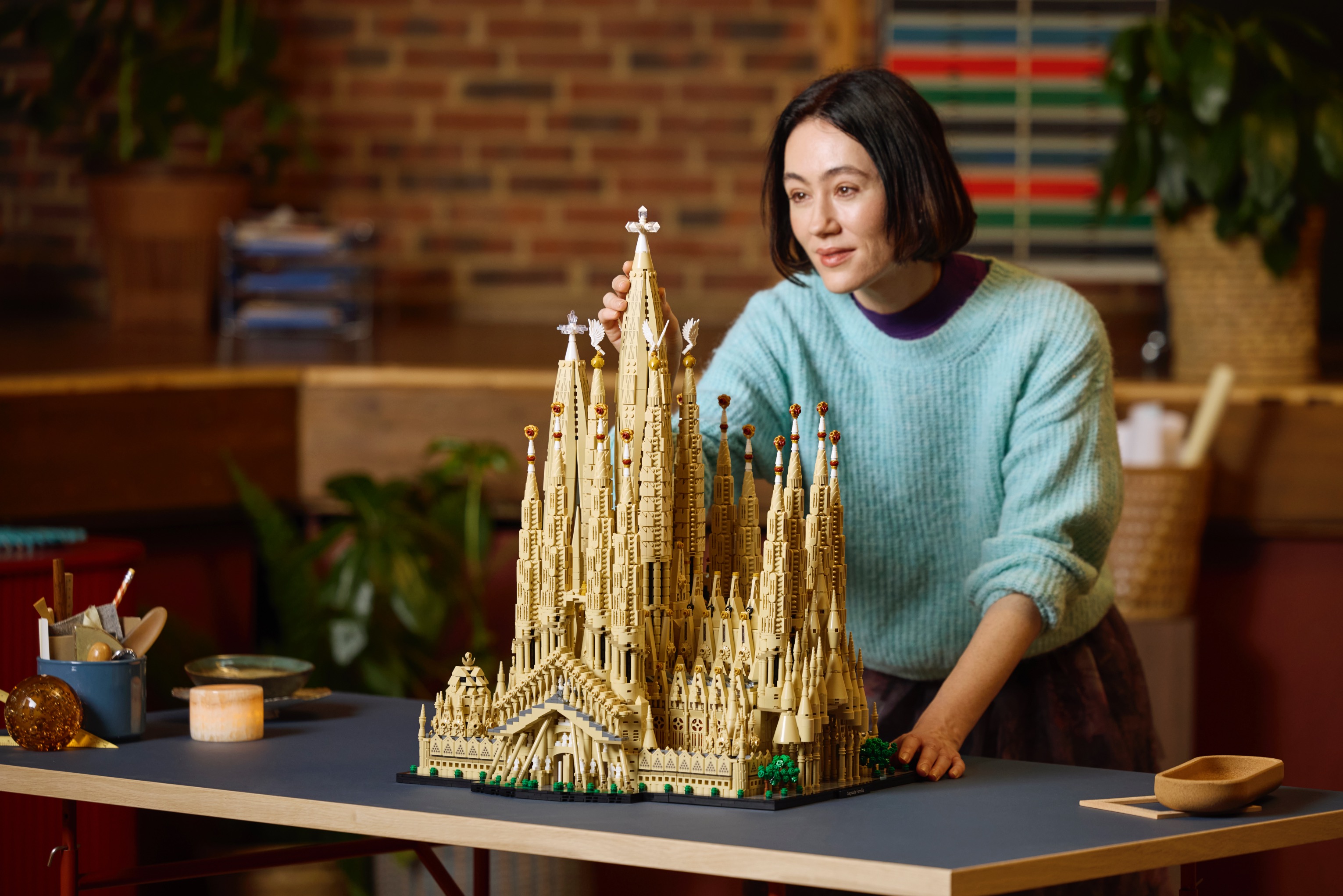 LEGO lansează Sagrada Família: Cel mai mare set din toate timpurile depășește pragul de 12.000 de piese