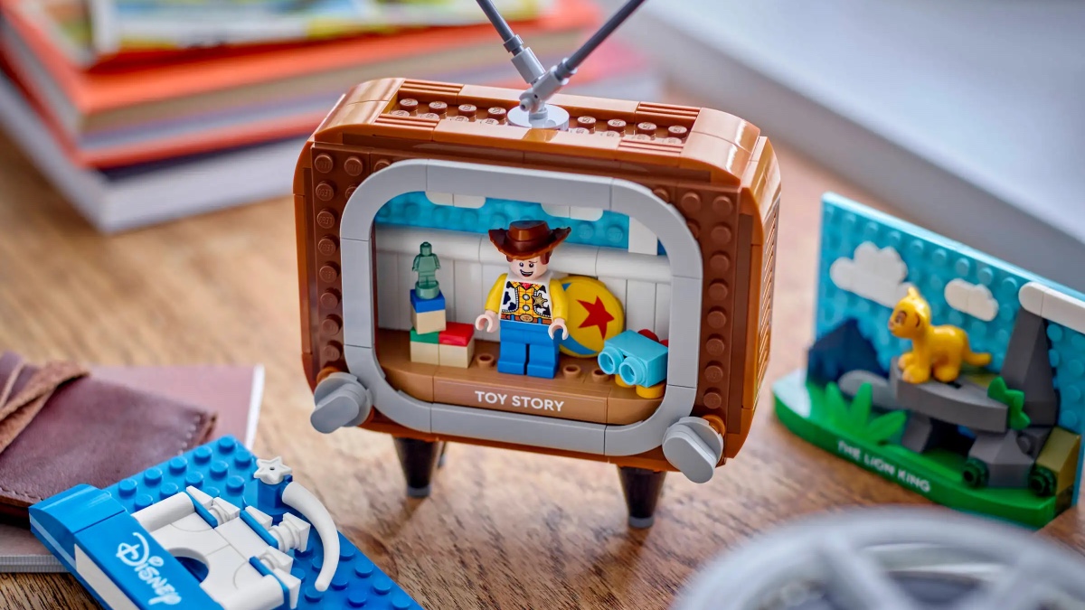 Ofertă specială LEGO: Se întorc cadourile Vintage Parade Car și Classic Animation Scenes alături de reduceri majore