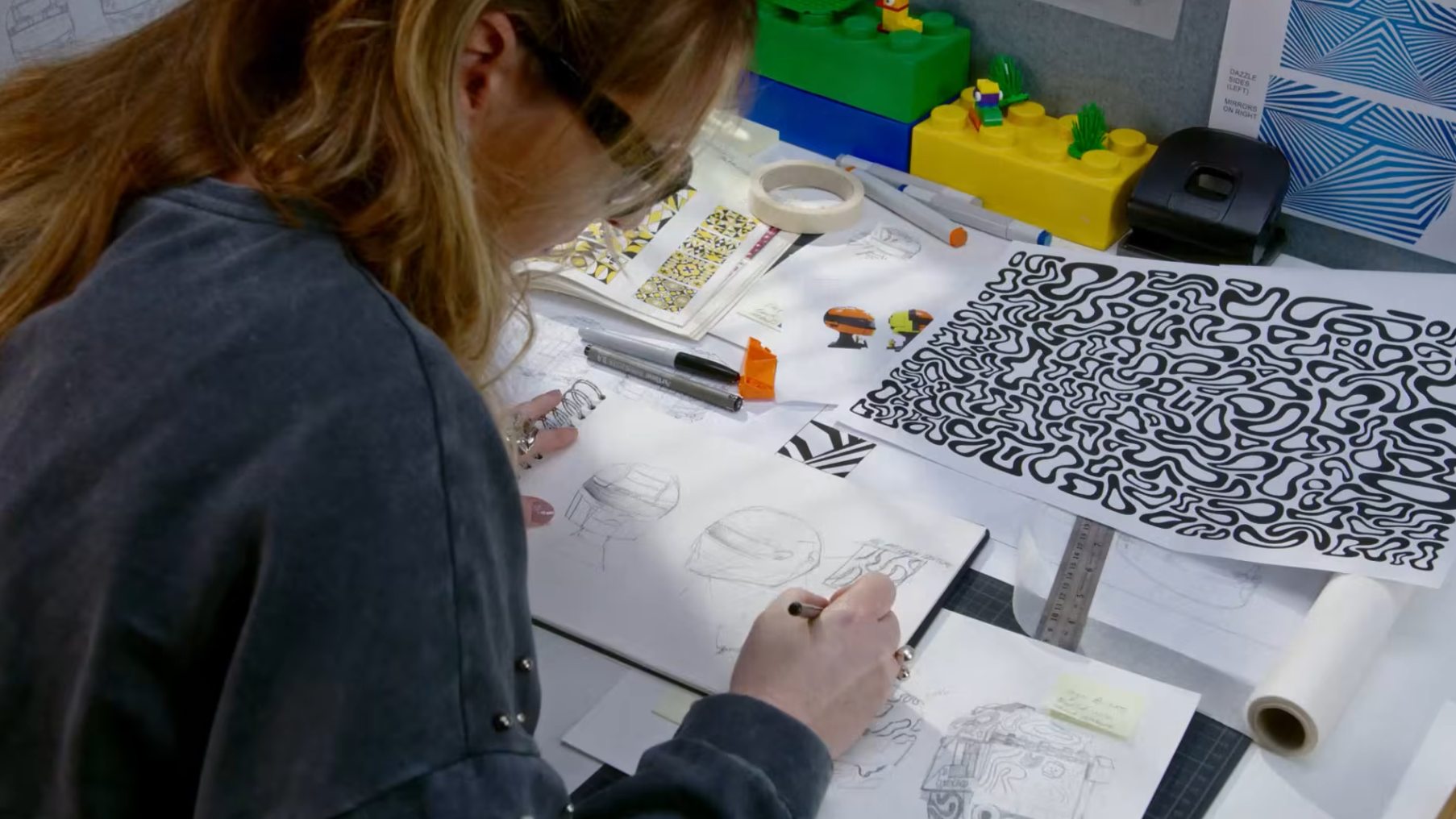 Detalii despre procesul creativ al noilor căști McLaren F1 din gama LEGO Editions: O colaborare unică cu Lando Norris și Oscar Piastri