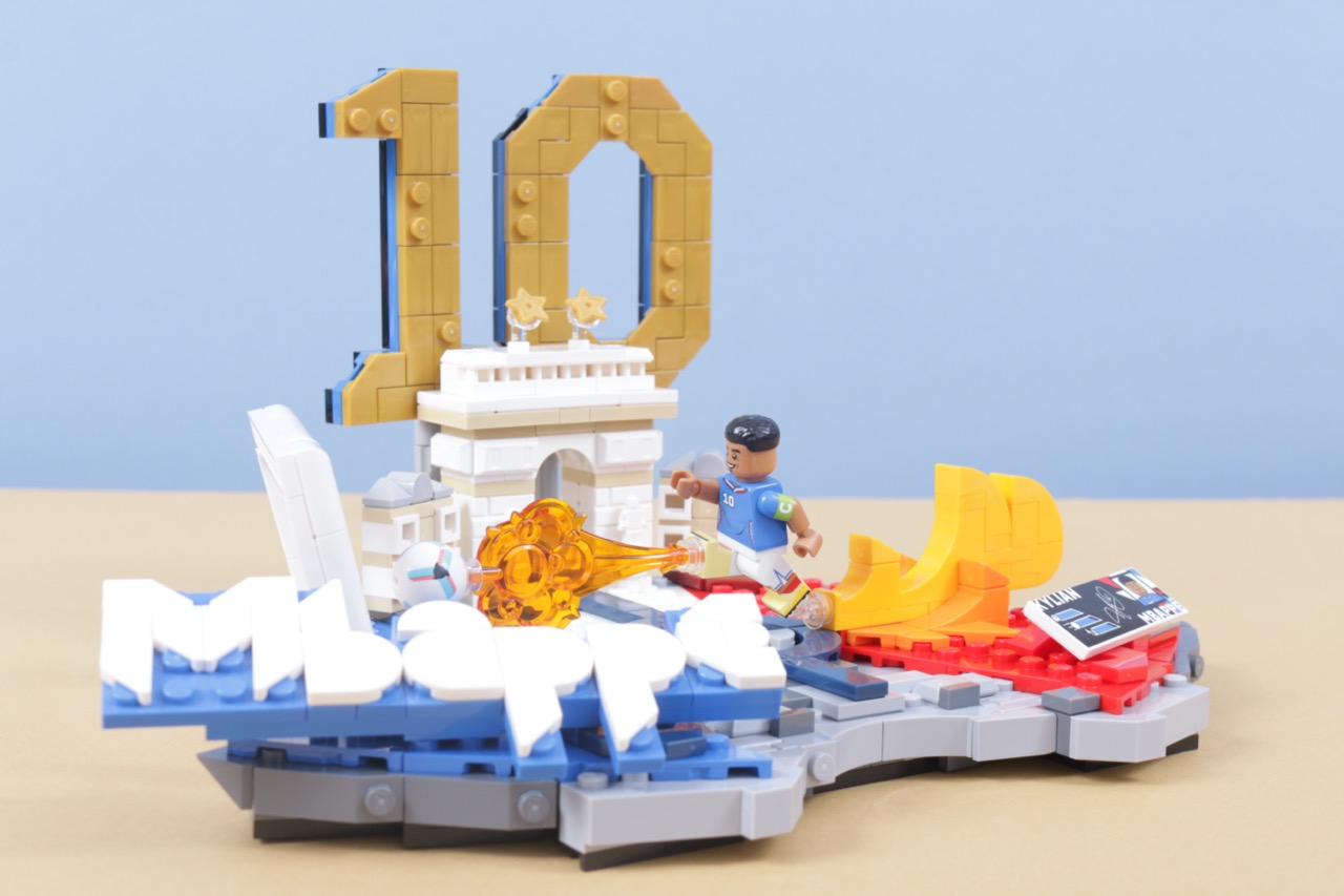LEGO 43020 FIFA World Cup Official Trophy: O provocare epică în ritmul Campionatului Mondial