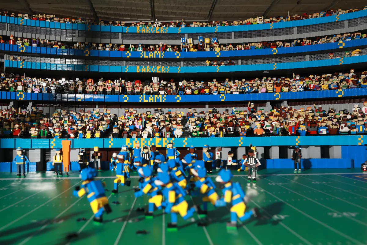 LEGO celebrează Cupa Mondială 2026: Cel mai mare stadion din piese revine într-o formă spectaculoasă