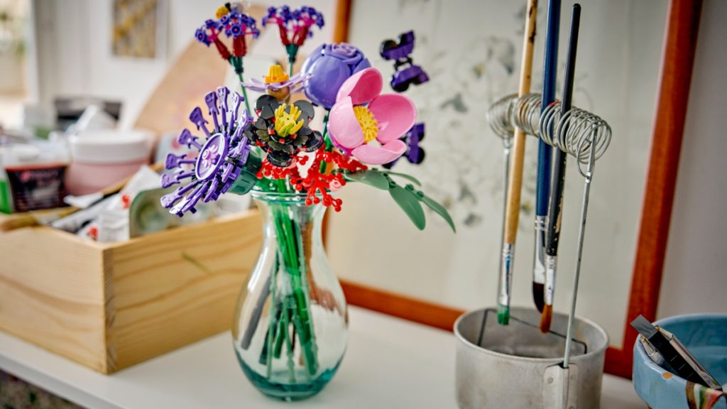 LEGO anunță o colaborare istorică între LEGO Botanicals și Olivia Rodrigo alături de o gamă impresionantă de noutăți LEGO Editions pentru 2026