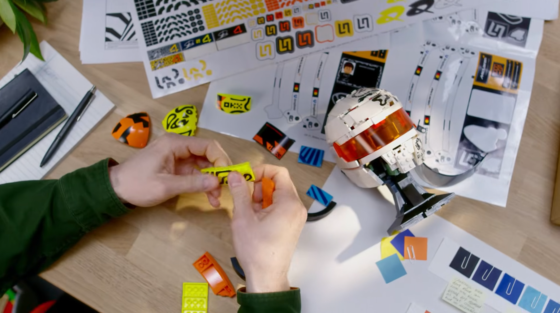 Detalii despre procesul creativ al noilor căști McLaren F1 din gama LEGO Editions: O colaborare unică cu Lando Norris și Oscar Piastri