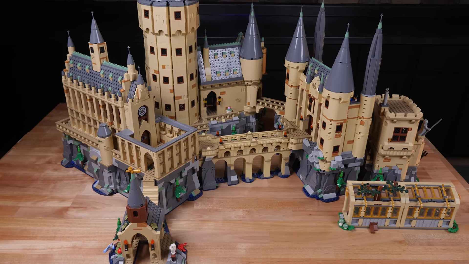 LEGO lansează noi module pentru Castelul Hogwarts: Cum se îmbină seturile pentru a crea o fortăreață legendară