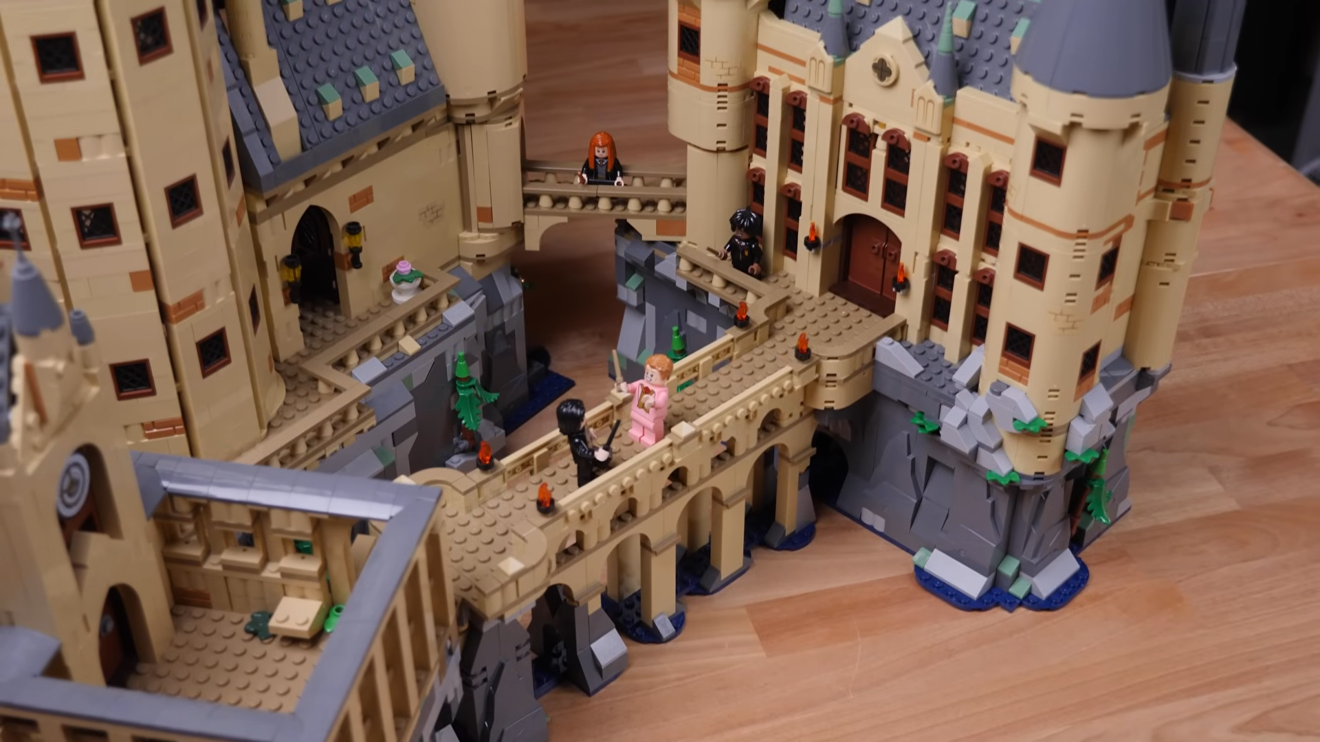 LEGO lansează noi module pentru Castelul Hogwarts: Cum se îmbină seturile pentru a crea o fortăreață legendară