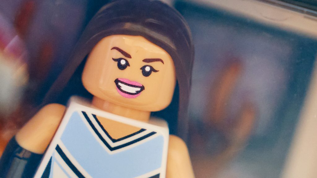 LEGO lansează colecția Olivia Rodrigo: Minifigurine ultra-detaliate și paritate cu LEGO Fortnite în noul segment LEGO Editions