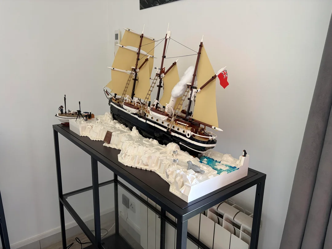 Modul suprem de a expune LEGO Icons 10335 The Endurance: O aventură printre ghețuri și detalii spectaculoase