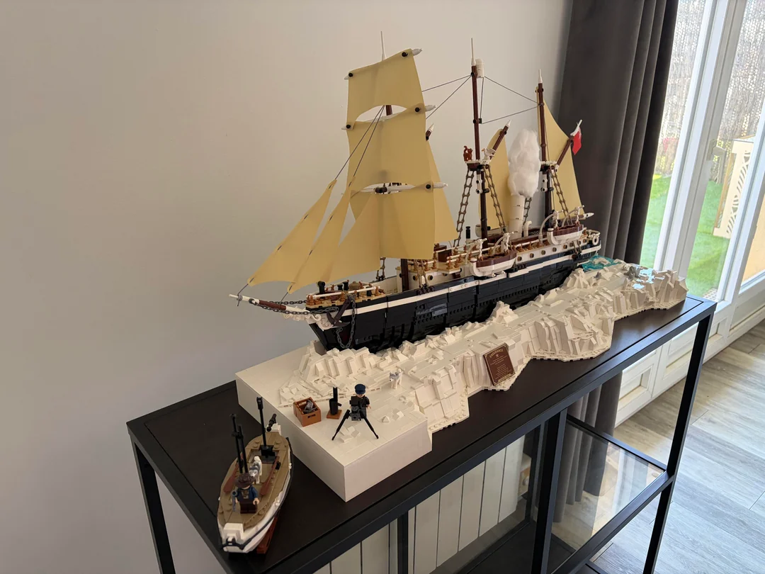 Modul suprem de a expune LEGO Icons 10335 The Endurance: O aventură printre ghețuri și detalii spectaculoase