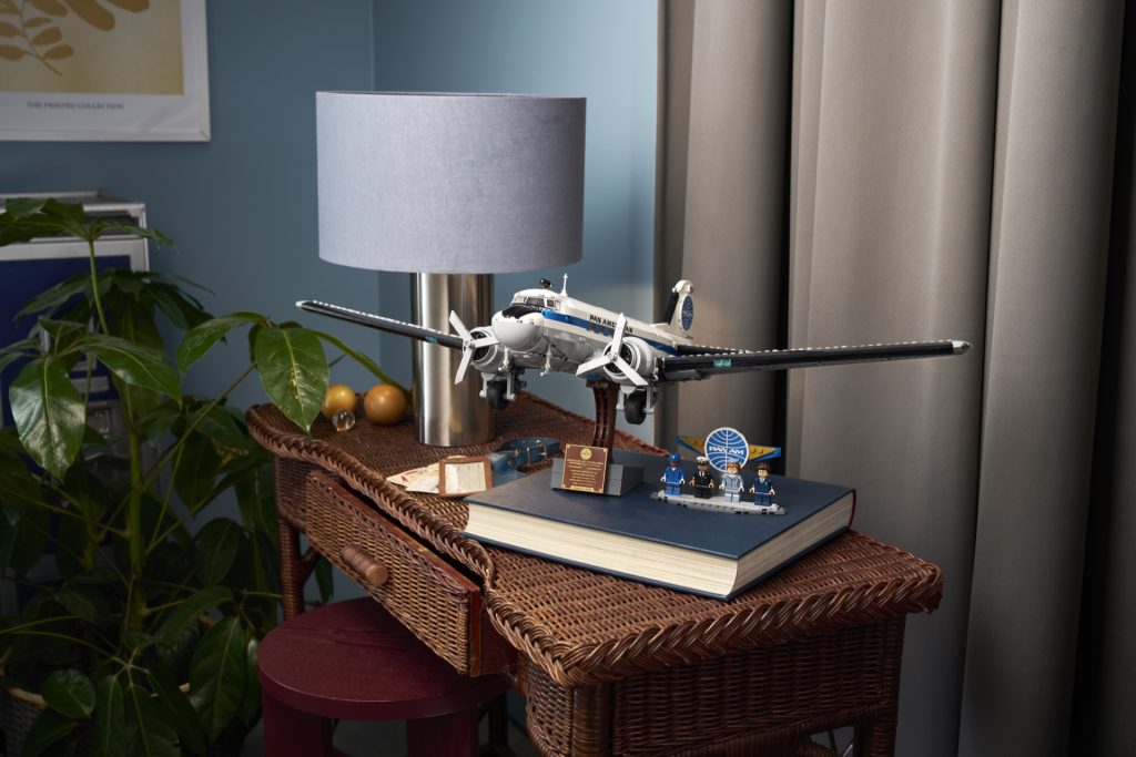 Promoție LEGO: Puncte duble Insiders pentru legendarul 11378 Douglas DC-3 PAN AM Airliner