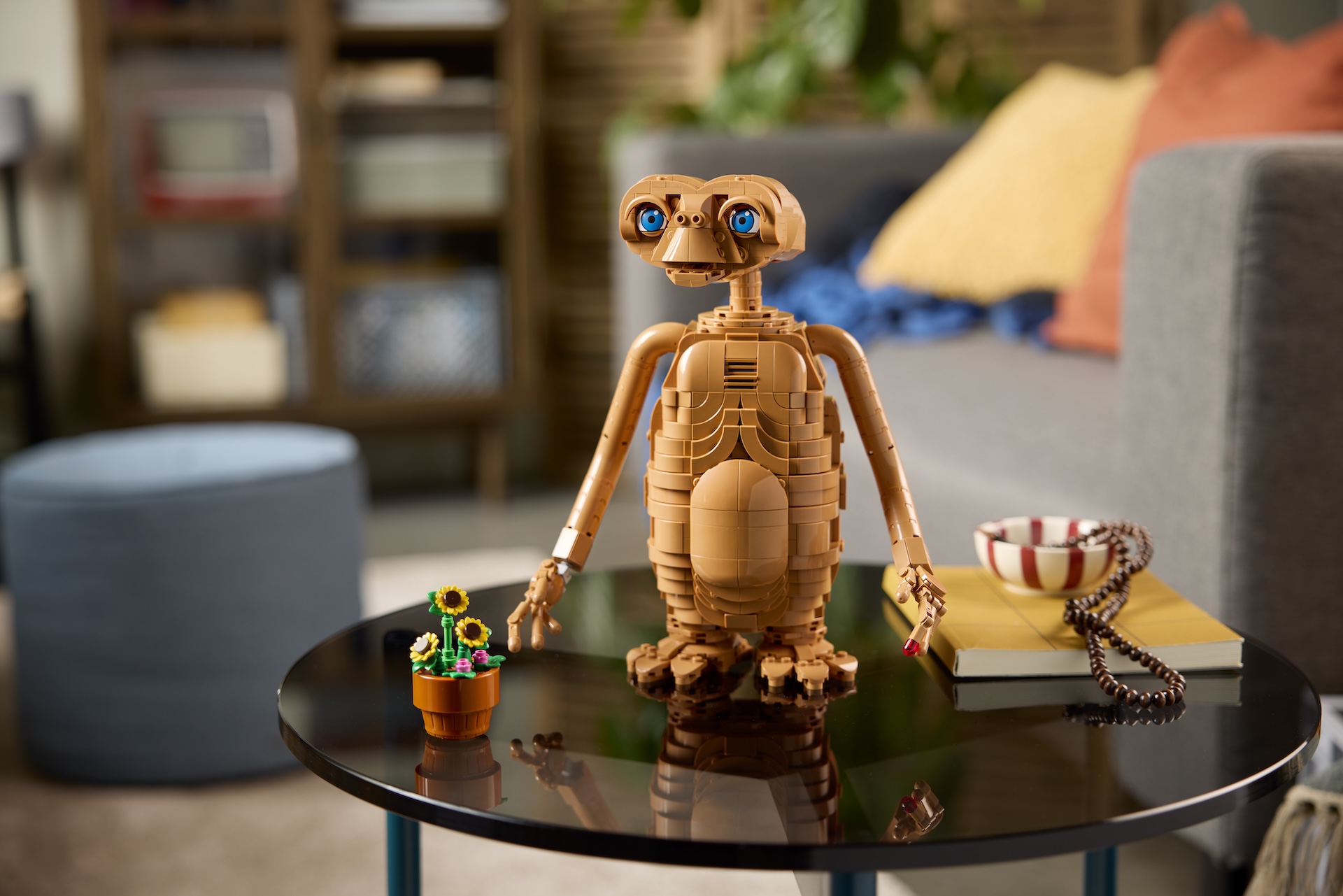 LEGO lansează E.T. the Extra-Terrestrial: Revoluția personajelor construibile și viitorul colecțiilor LEGO Ideas