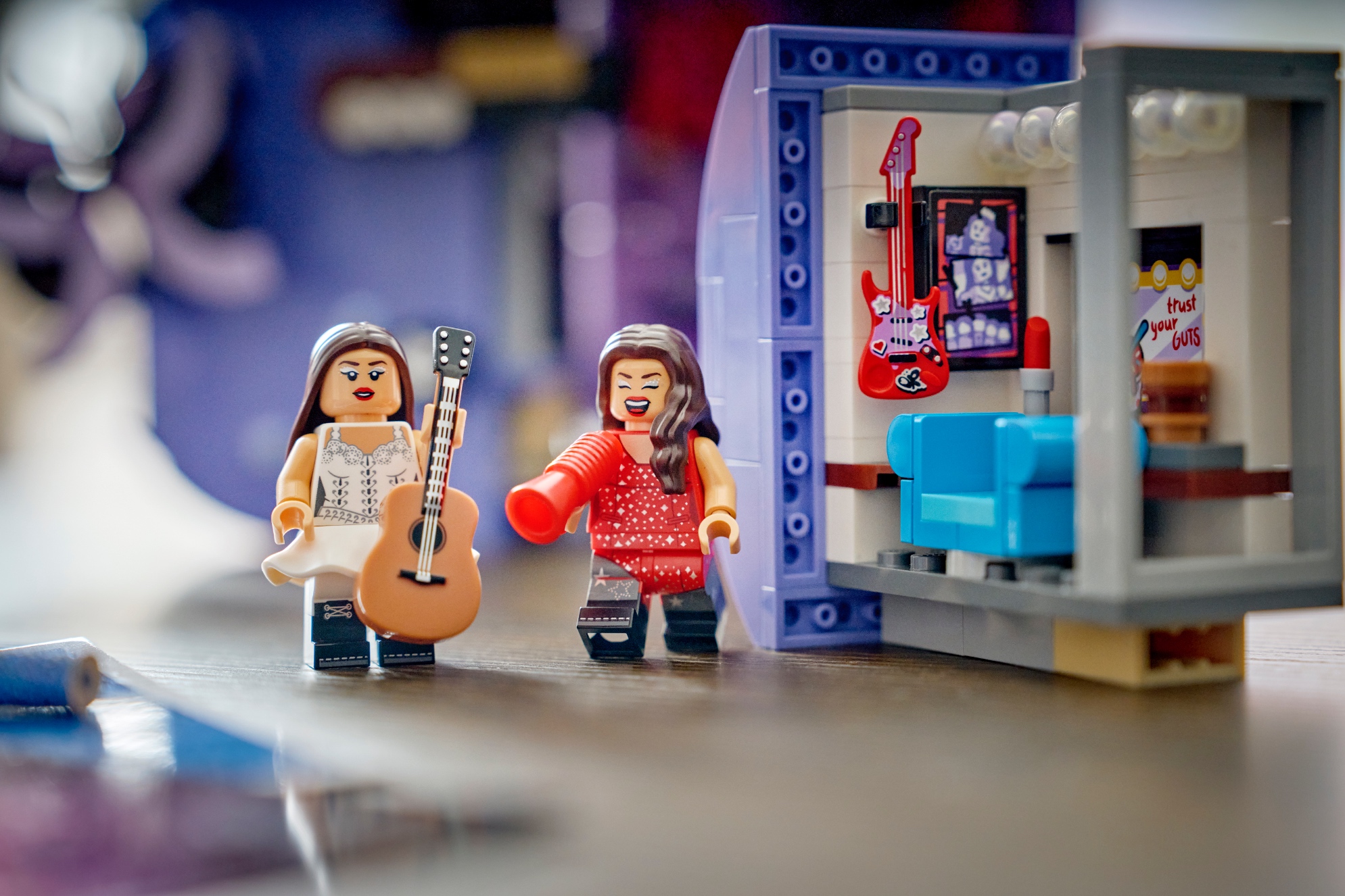 LEGO anunță tema LEGO Editions și colaborarea spectaculoasă cu starul pop Olivia Rodrigo