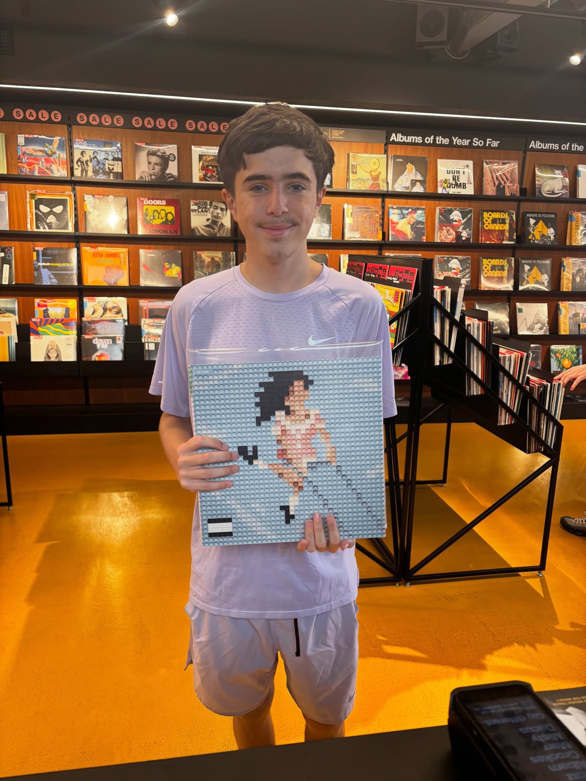 LEGO lansează colaborarea spectaculoasă cu Olivia Rodrigo: Cinci seturi noi și piese de colecție ultra-rare