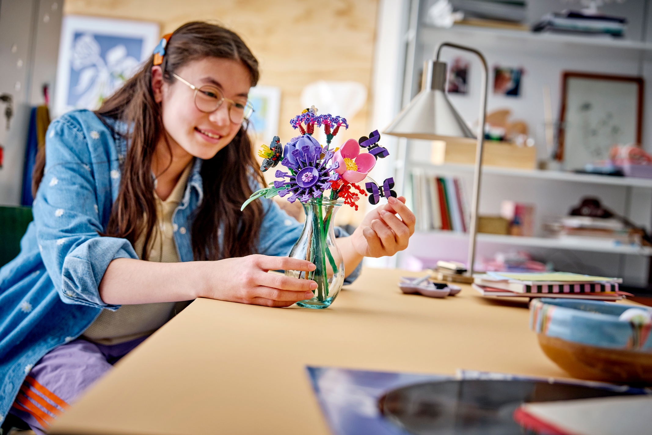 LEGO lansează o colaborare istorică cu Olivia Rodrigo: Cinci seturi noi sub emblema LEGO Editions