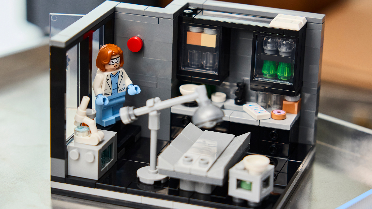 Promoție LEGO The X-Files: Stocuri epuizate record în Europa pentru setul Scully’s Lab