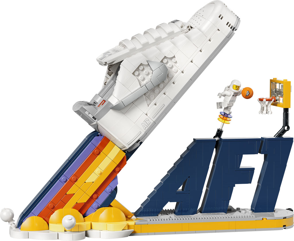 LEGO anunță spectaculosul set Nike Air Force 1 x LEGO Set (43026) – Un tribut intergalactic pentru cultura streetwear
