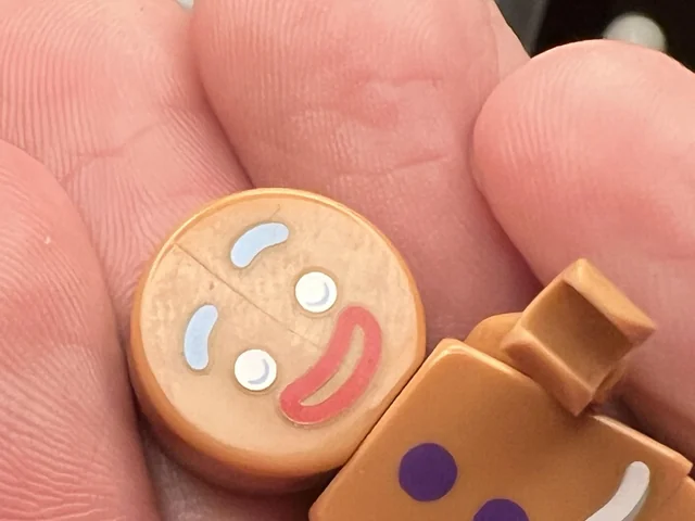 Probleme de calitate semnalate la minifigurinele LEGO Shrek: Ce trebuie să știe colecționarii despre noul element Gingy