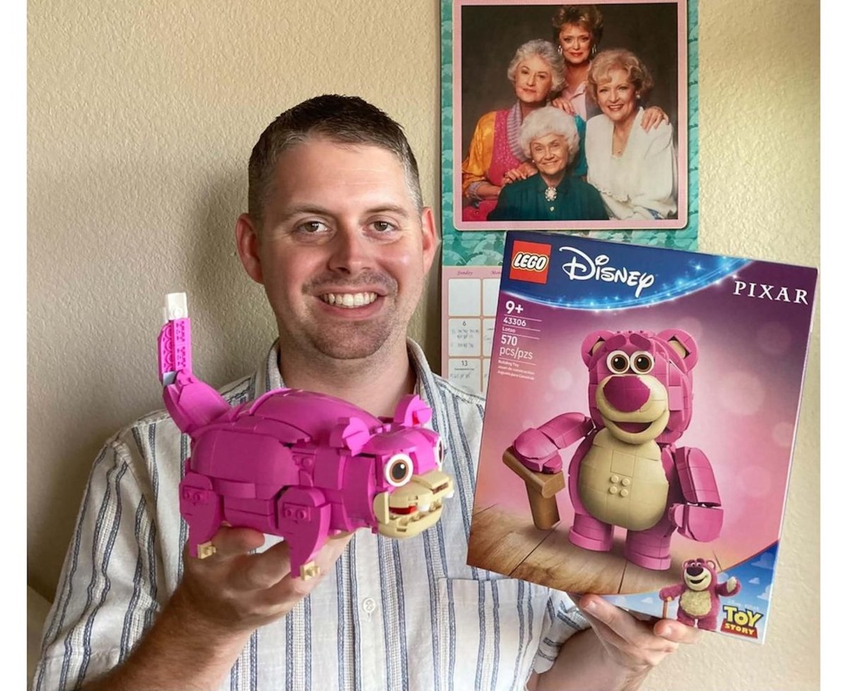 Detalii despre transformarea surprinzătoare a setului LEGO Disney Lotso într-un Pokémon Slowpoke